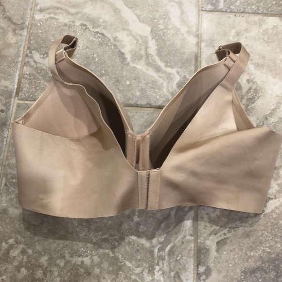 SOMA VANISHING BACK
Full Coverage Bra Size 42D - Picture 6 of 14